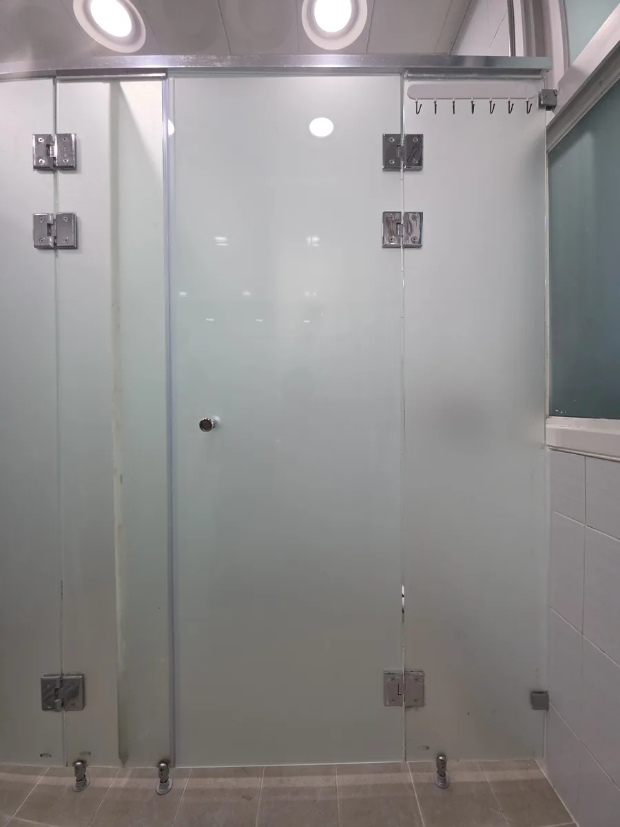 일자형 강화유리 샤워 파티션 설치 시공 전 경기 성남시